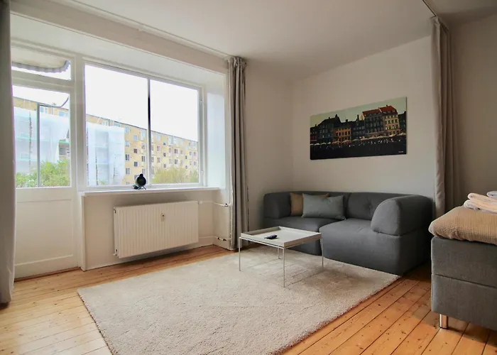 Refurbished Studio W Balcony